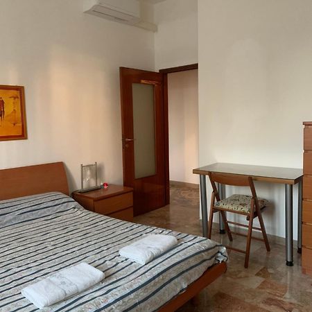 Comfortable Apartament 2 Bedroom Suitable 2-5 Pax Boloňa Exteriér fotografie